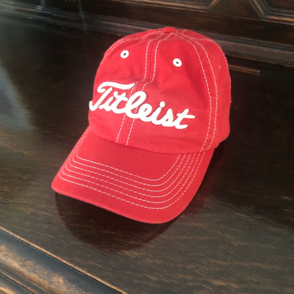Titleist Red Cap with White Script Logo 🧢⛳️🏌️♀️🏌️♂️ - Picture 2 of 8